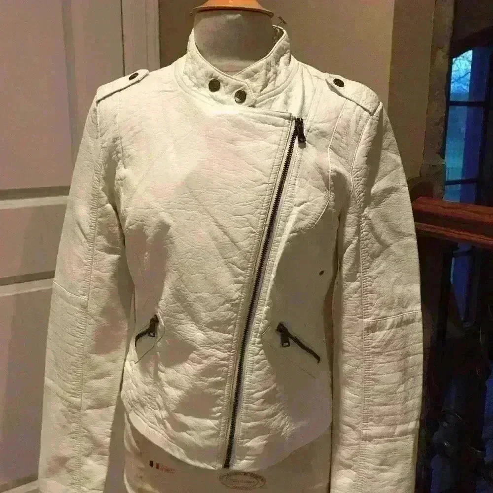 Bomber Jacket - Picture 2 of 7